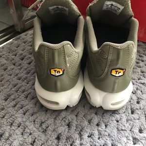 NIKE AIR MAX PLUS 10.5